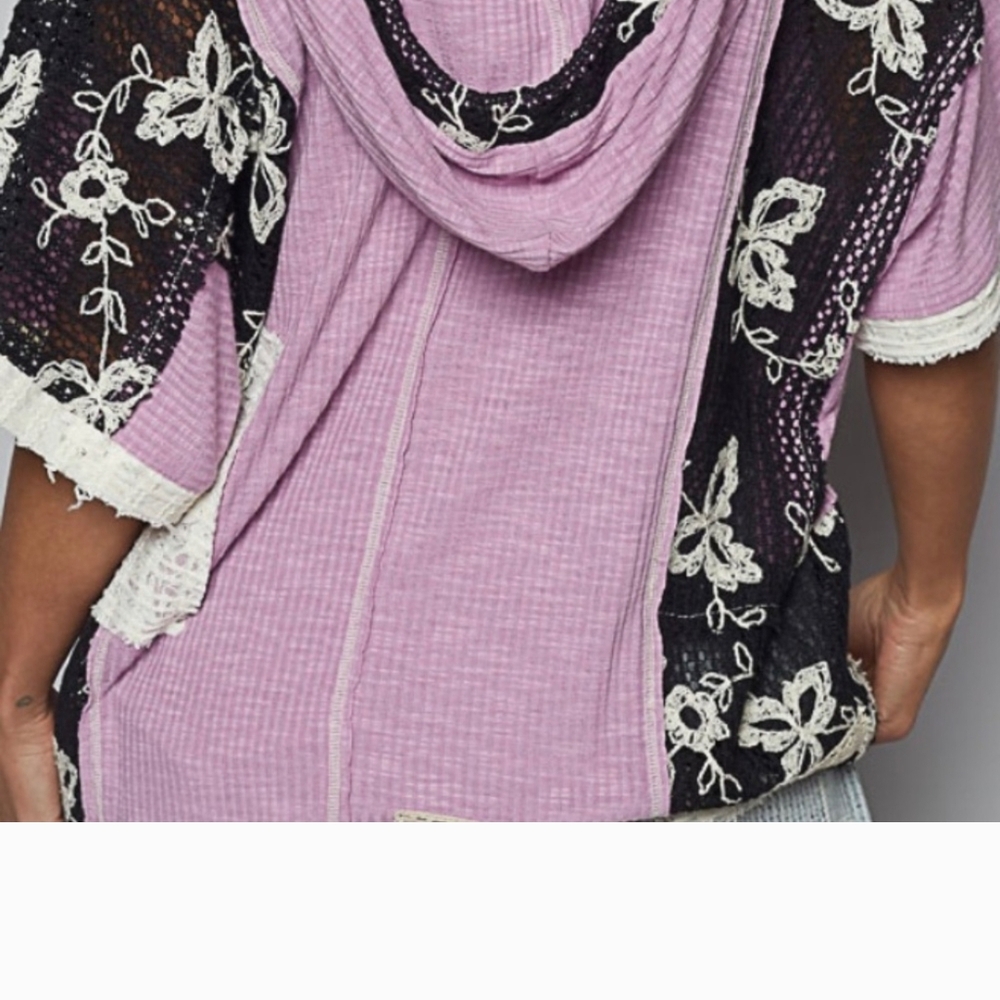 Chic White Blouse with Lace Trim and Bell Sleeves - Picture 2 of 5